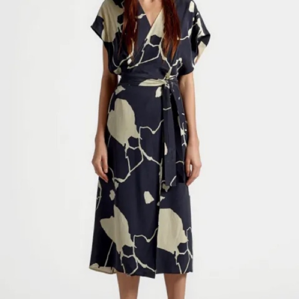 Equipment 100% Silk Blue and Cream Wrap Midi Dress V-neck Short Sleeve